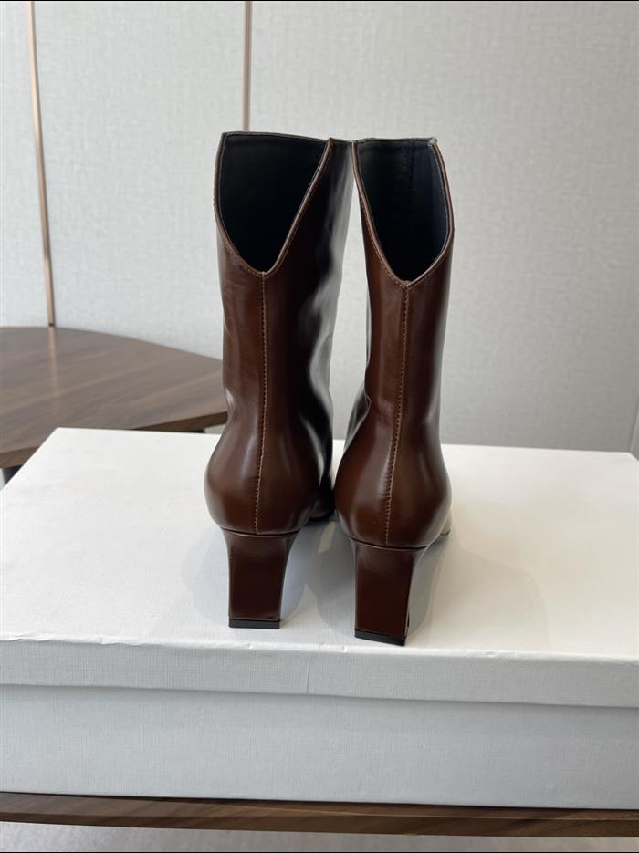 2025112817448743 390